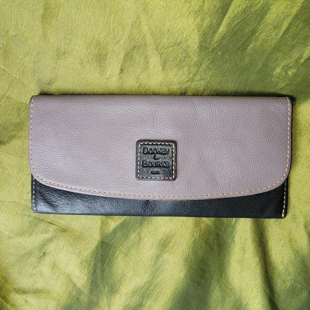 Dooney & Bourke Black and Tan Women's Clutch